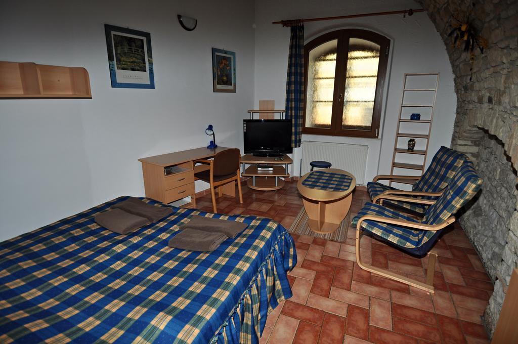 Penzion Na Hradbách Louny Exterior foto
